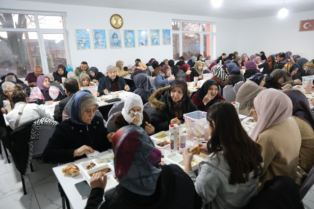 Nevsehir De Bir Koyde Iftar Vakti Evlerde Yemek 18440250 942 M