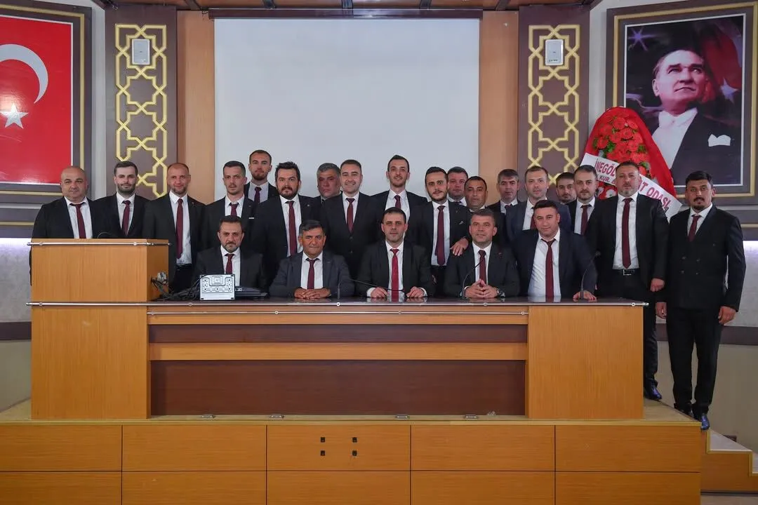 Inegolsporumuzda Kani Ademoglu Donemiinegolsporumuzun Sani Konukoglu Konferans Salonunda Gerceklestirilen Ve Tek Liste Ile Gidilen Olaganustu Genel Kurul Toplantisinda Kani Ademoglu Baskanliga Secil 3