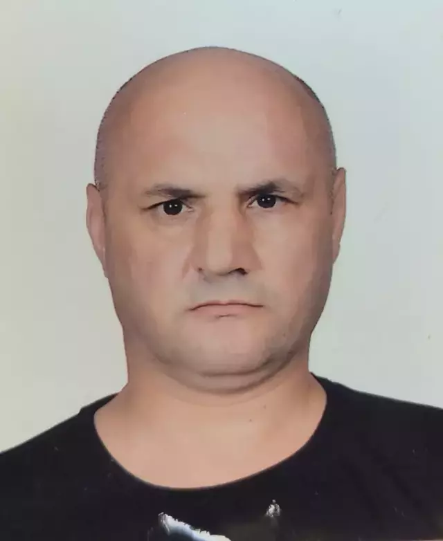 Lisede Eski Hukumlu Guvenlik Gorevlisi Kiz 18606326 8928 M