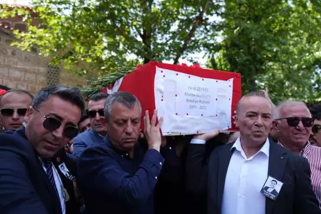 Ferdi Zeyrek E Veda Ozgur Ozel Gozyaslarina 18727876 6145 M