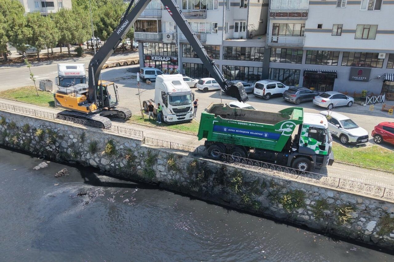 Karsak Deresinde Temizlik Seferberligi 6