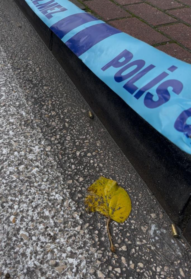 Aw590523 02 1764587285 926 X750