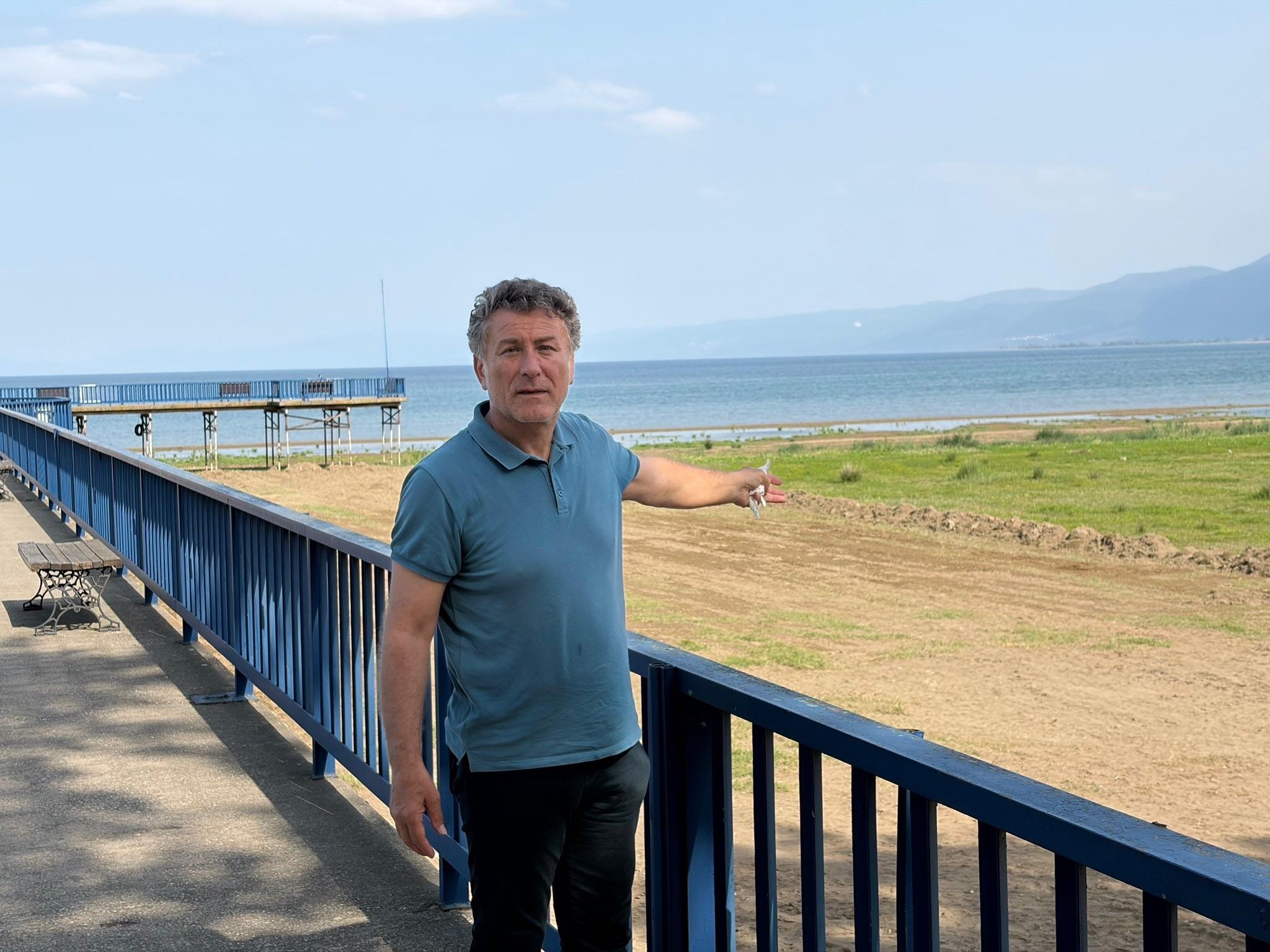 A W705709 02