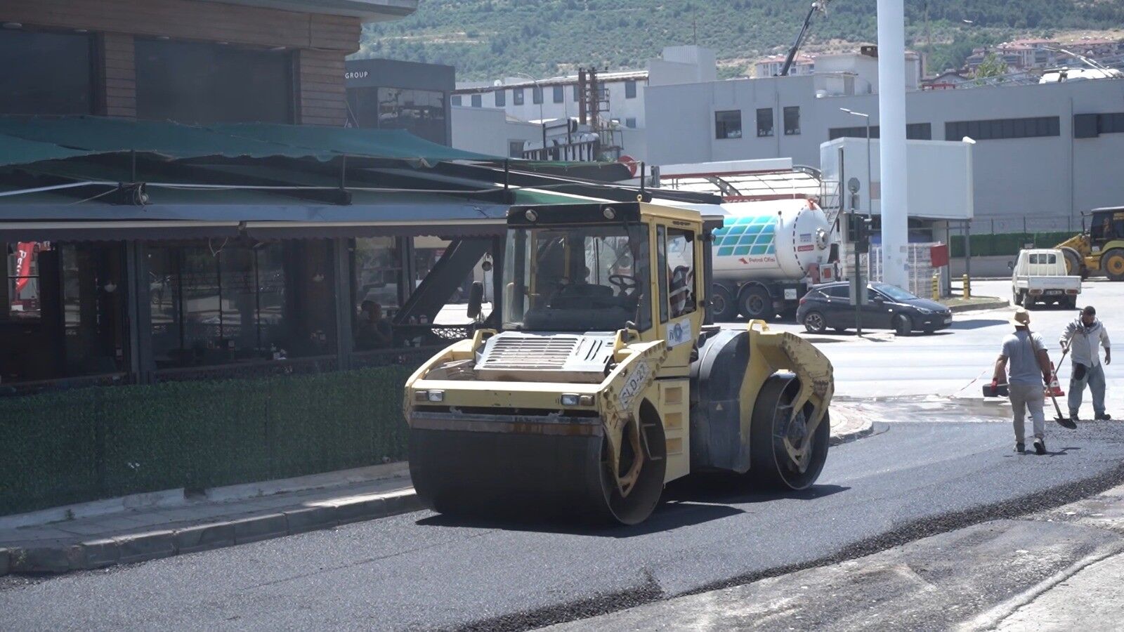 A W738259 02