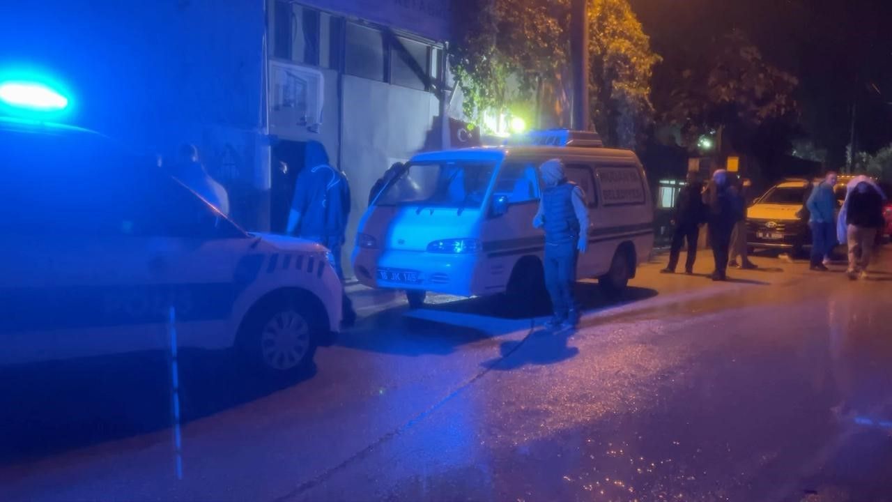 Bursa'da iş yerinin çatısından düşen adam öldü