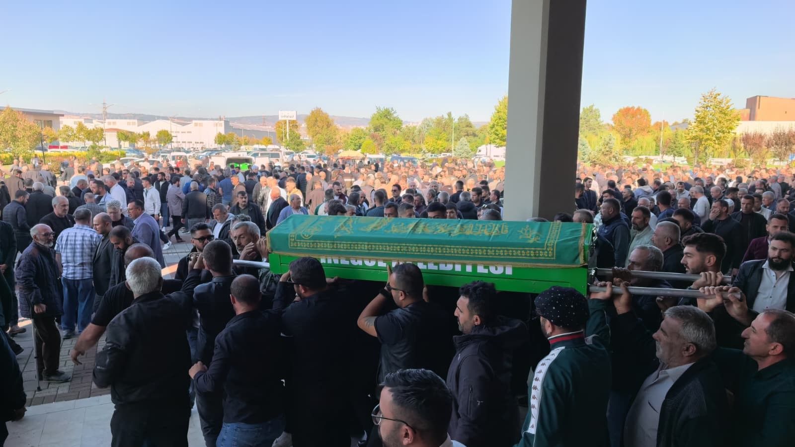 Bursa'da iş kazası sonrası hayatını kaybeden iş yeri sahibi son yolculuğuna uğurlandı