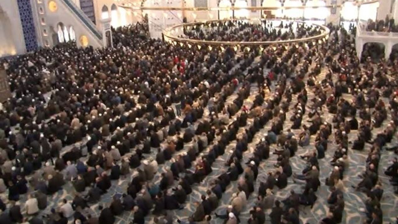 60 bin kişilik Camiyi eleştirmişti. O lidere büyük tepki...