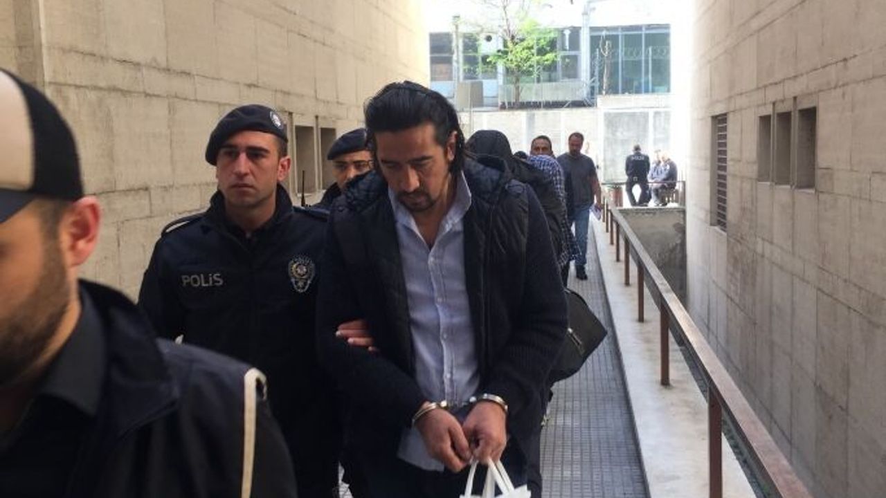 Aralarında 2 polisinde yer aldığı silah kaçakçıları adliyede