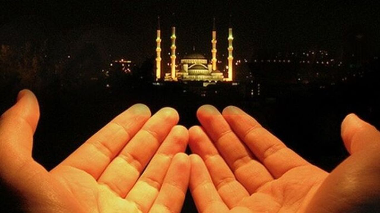 Ramazan ayının habercisi: Berat Kandili