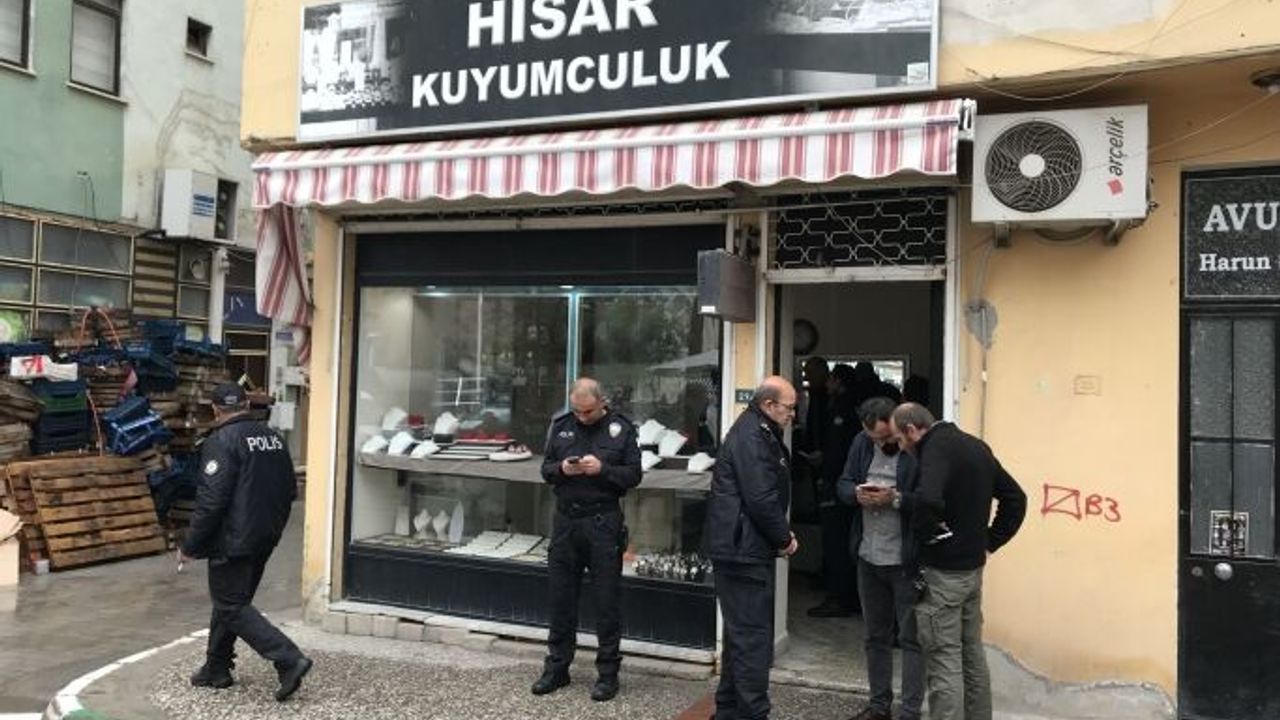 Bursa'da 1 milyon liralık altın çaldılar ama kaçamadılar