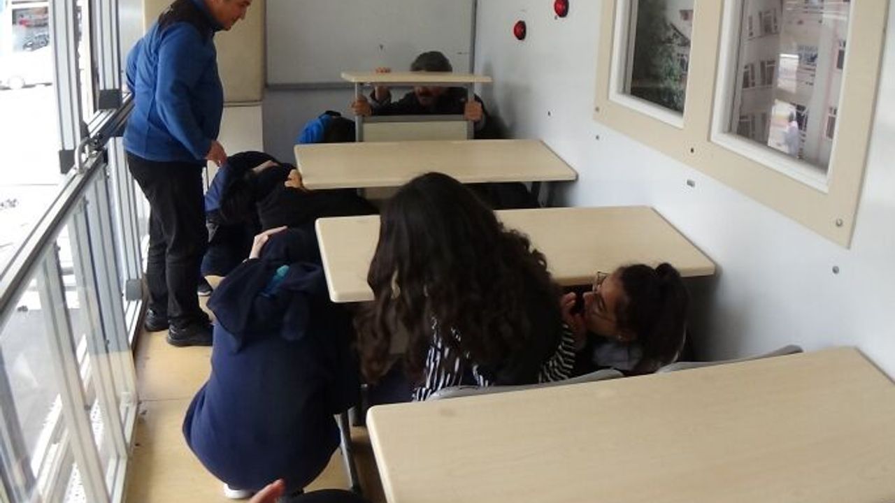 İnegöl'de 7.2'lik deprem anını yaşadılar