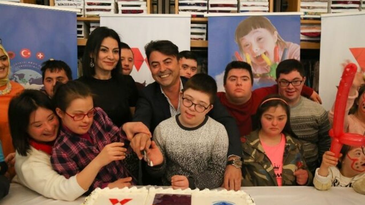 Özel çocuklar ‘23 Nisan’ hayallerini resim kağıtlarına çizdi