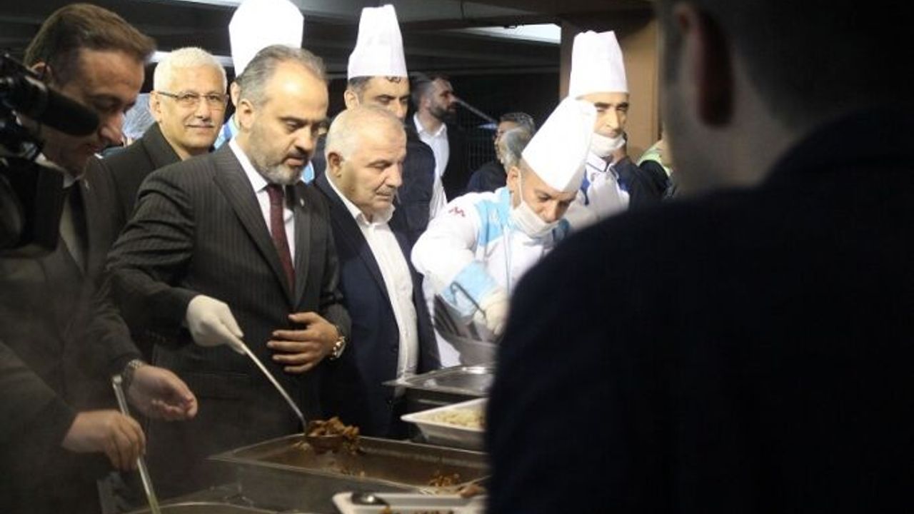 Başkan Aktaş binlerce Bursalıyla  iftarda buluştu