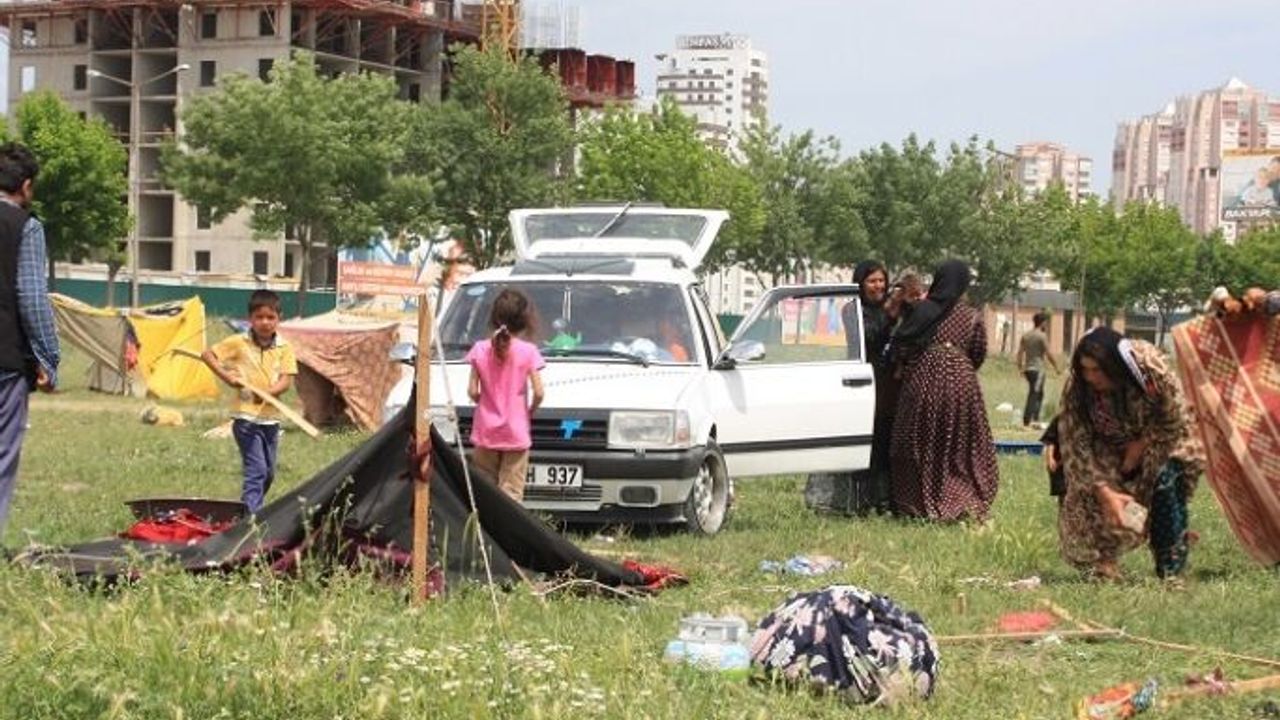 Bursa'da dilenciler çadır kent kurdu!  İthal dilencilere operasyon