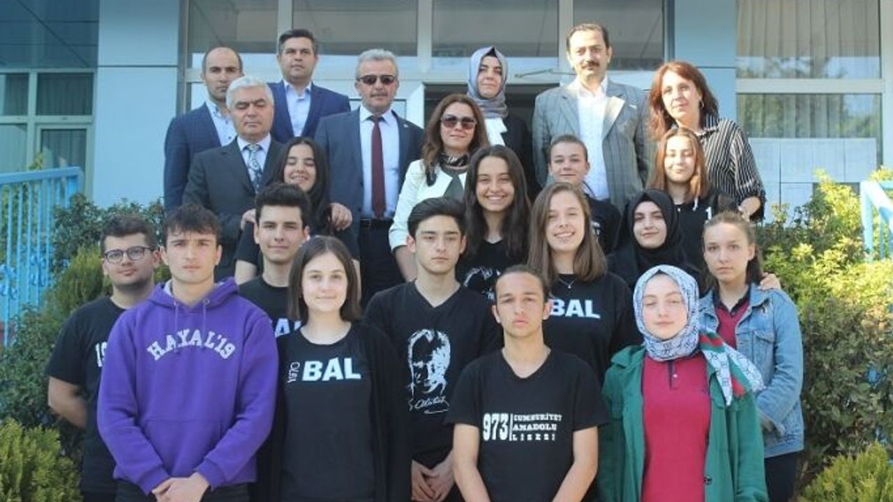 Bursalı gençler Türkiye'ye örnek oldu