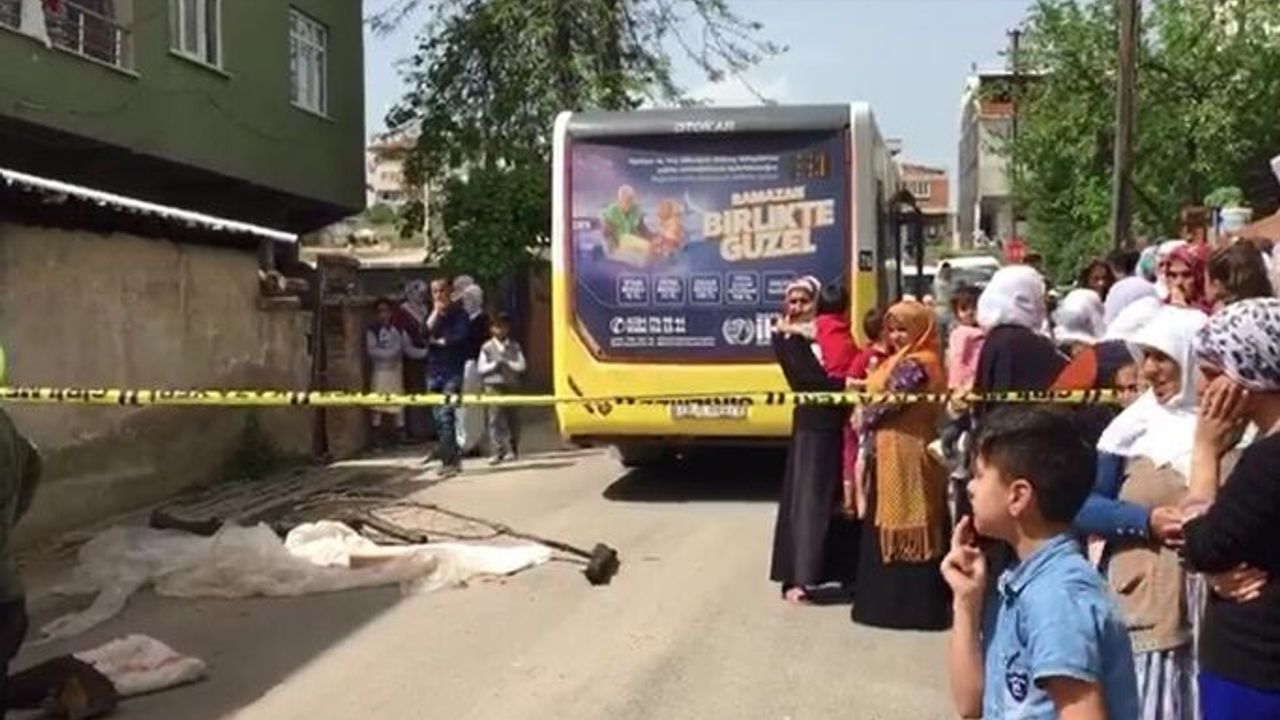 İnegöl'de 4 yaşındaki çocuk otobüsün altında öldü