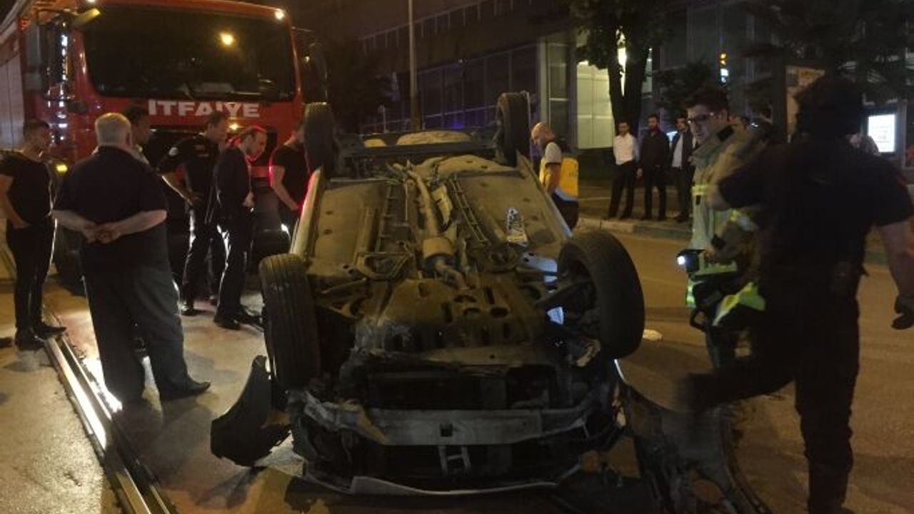 Makas atarken kontrolden çıkan otomobil takla attı: 3 yaralı