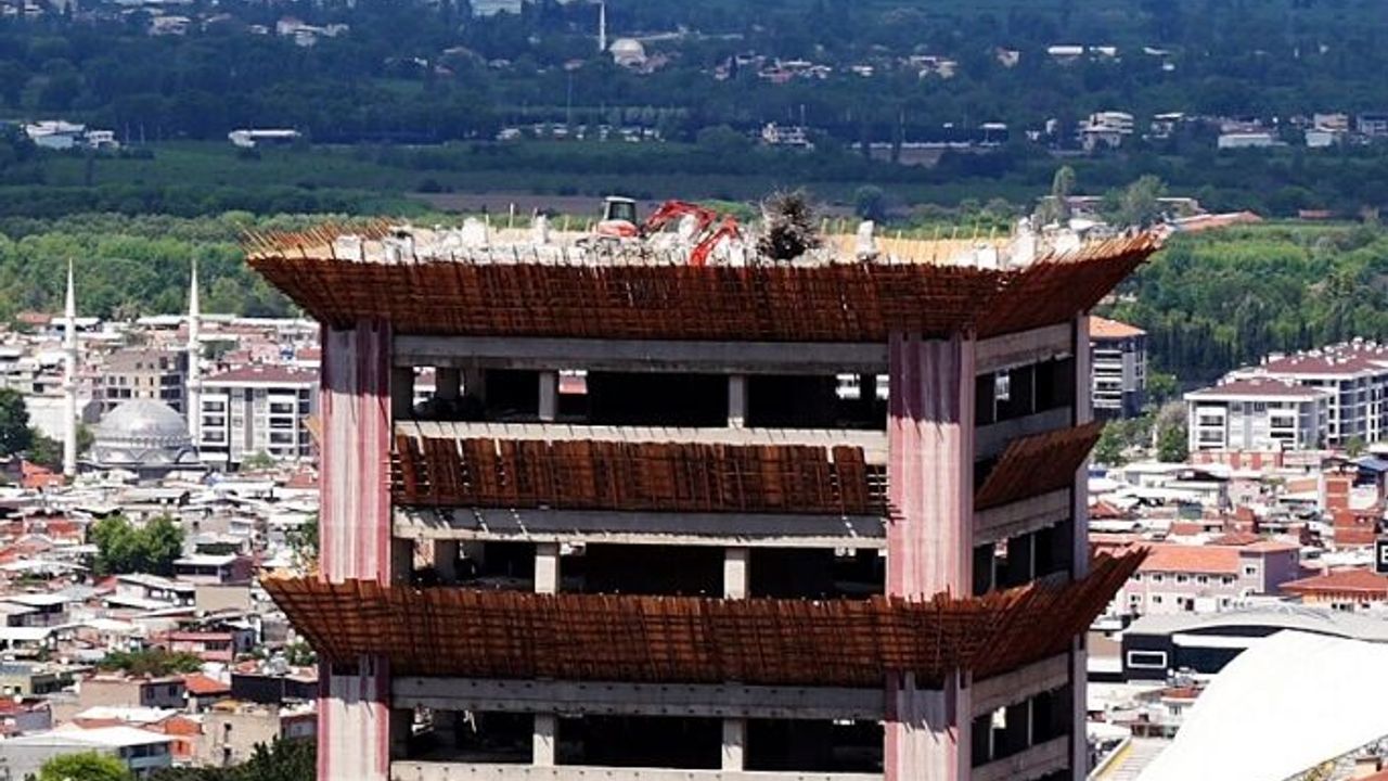 Mart'tan bu yana Tower Plaza adım adım işte böyle yıkılıyor!