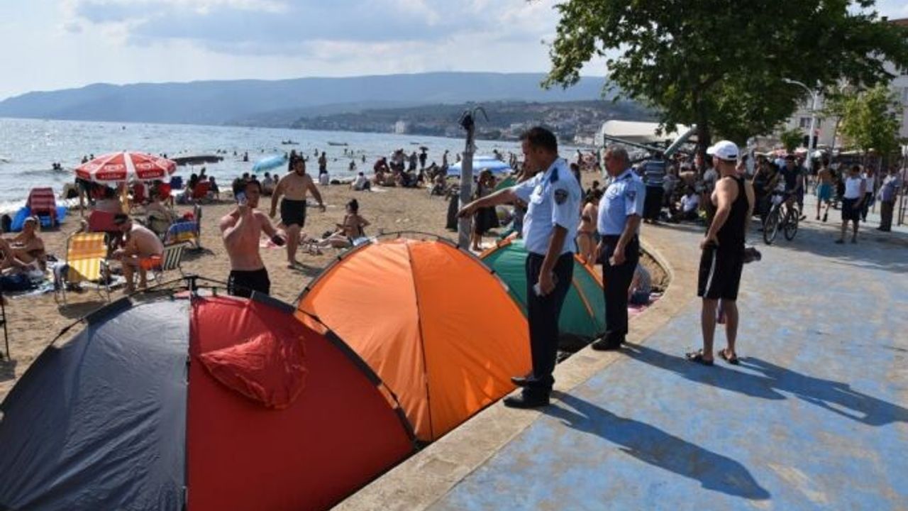 SAHİLLERDE ÇADIRLAR KALDIRILIYOR!  Mudanya'nın "Suriyeli" kararından sonra, o sahilde de çadırlar kaldırıldı!