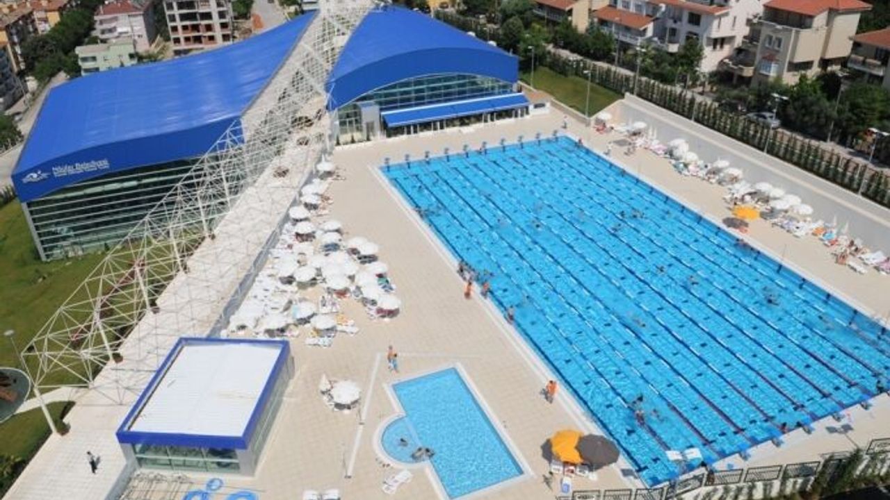 Bursalılar Nilüfer'in havuzlarına akın etti