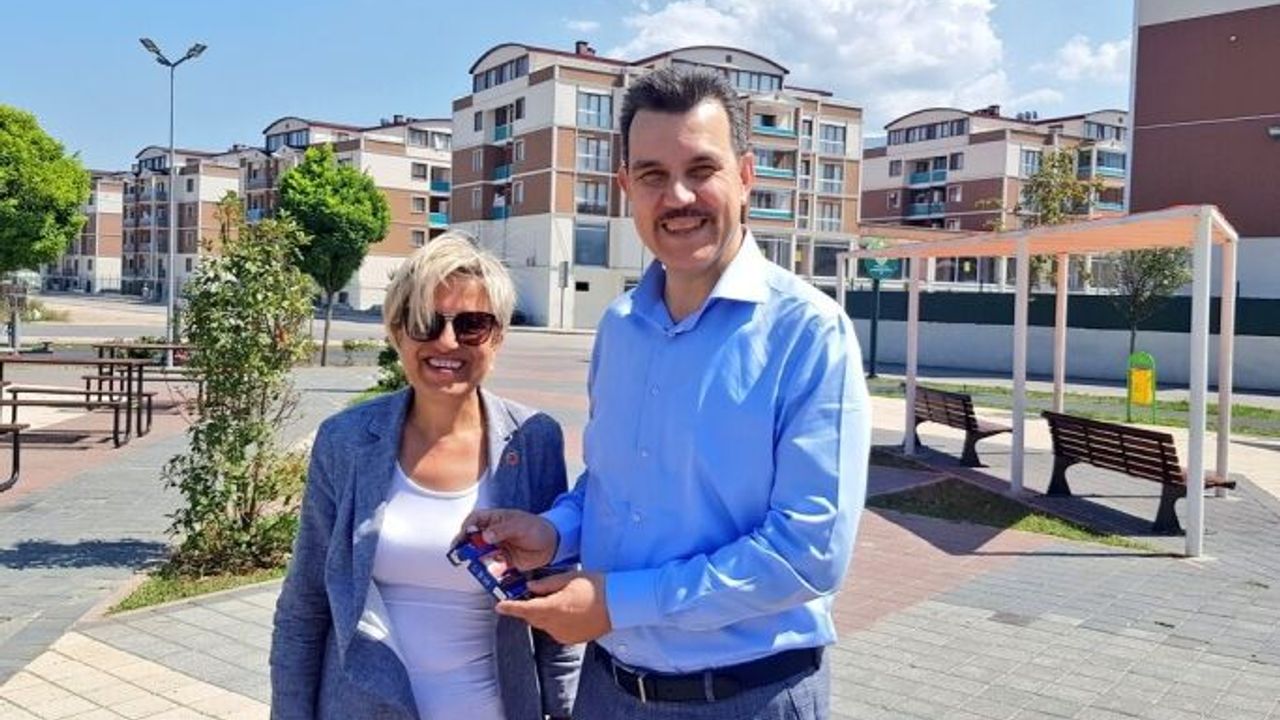 Vekil Esgin, tiryaki muhtara sigarayı bıraktırdı