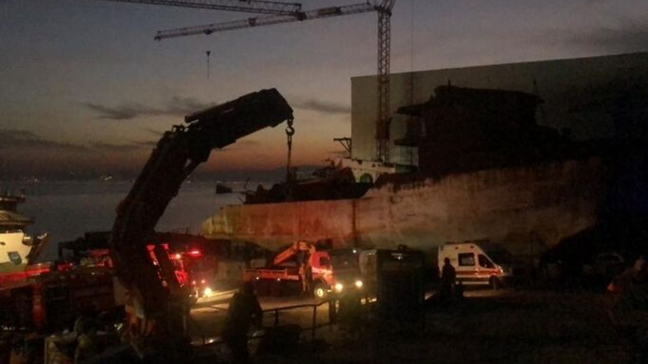 Yalova'da korkutan gemi yangını