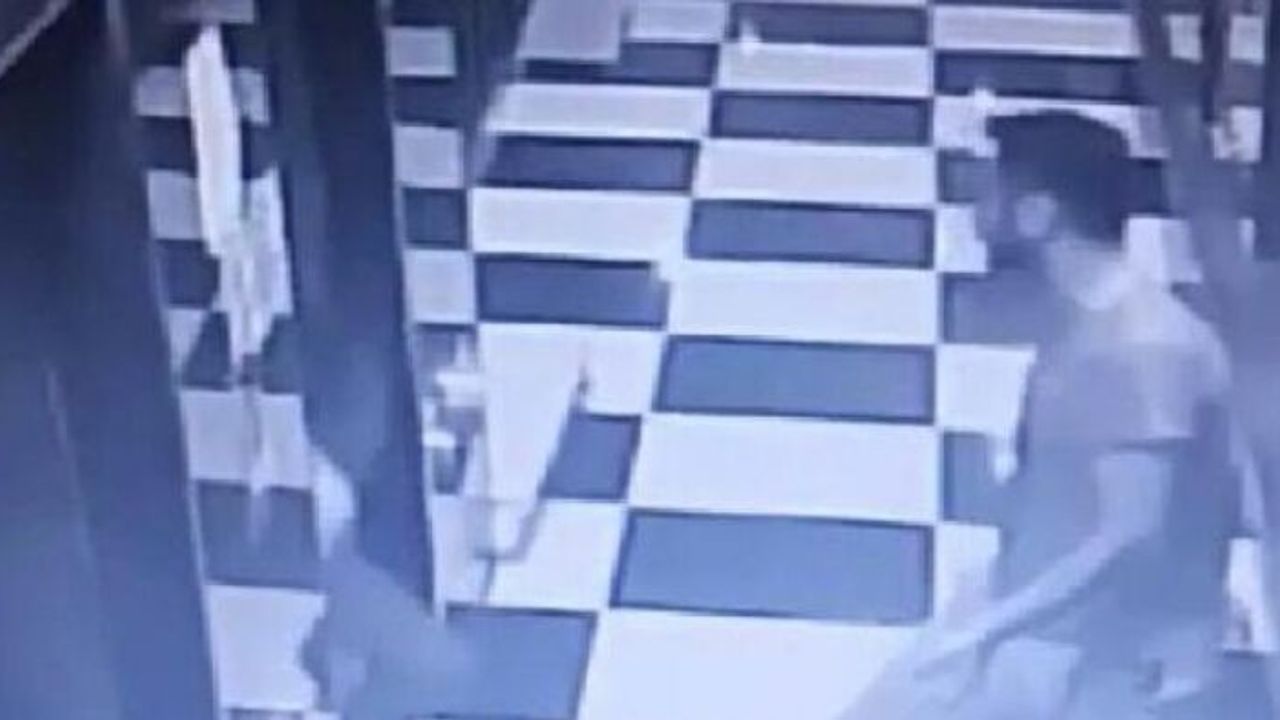 Öğretim görevlisi sevgili için flaş karar