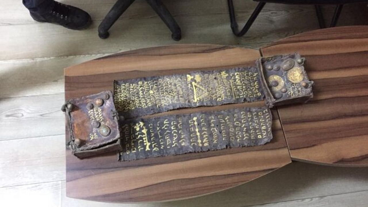 Beş milyonluk Tevrat'ı satmaya çalışan zanlı adli kontrol şartıyla serbest kaldı