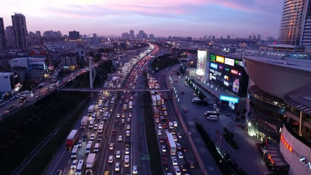 İstanbul'un araç sayısı 21 ilin toplam nüfusundan fazla!