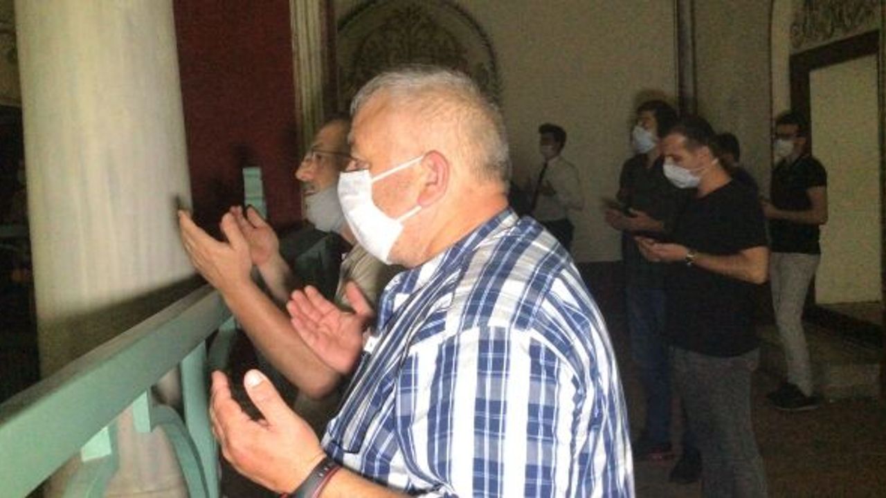 BURSA’DA AYASOFYA CAMİİSİ İÇİN CUMA NAMAZI ÖNCESİ DUALAR EDİLDİ
