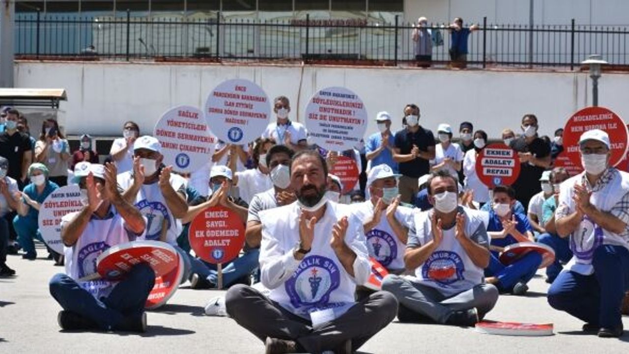 SAĞLIK ÇALIŞANLARI BURSA'DA EYLEM YAPTI