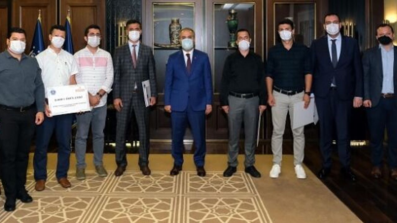 AKTAŞ'TAN BELEDİYE PERSONELİNE PARA ÖDÜLÜ