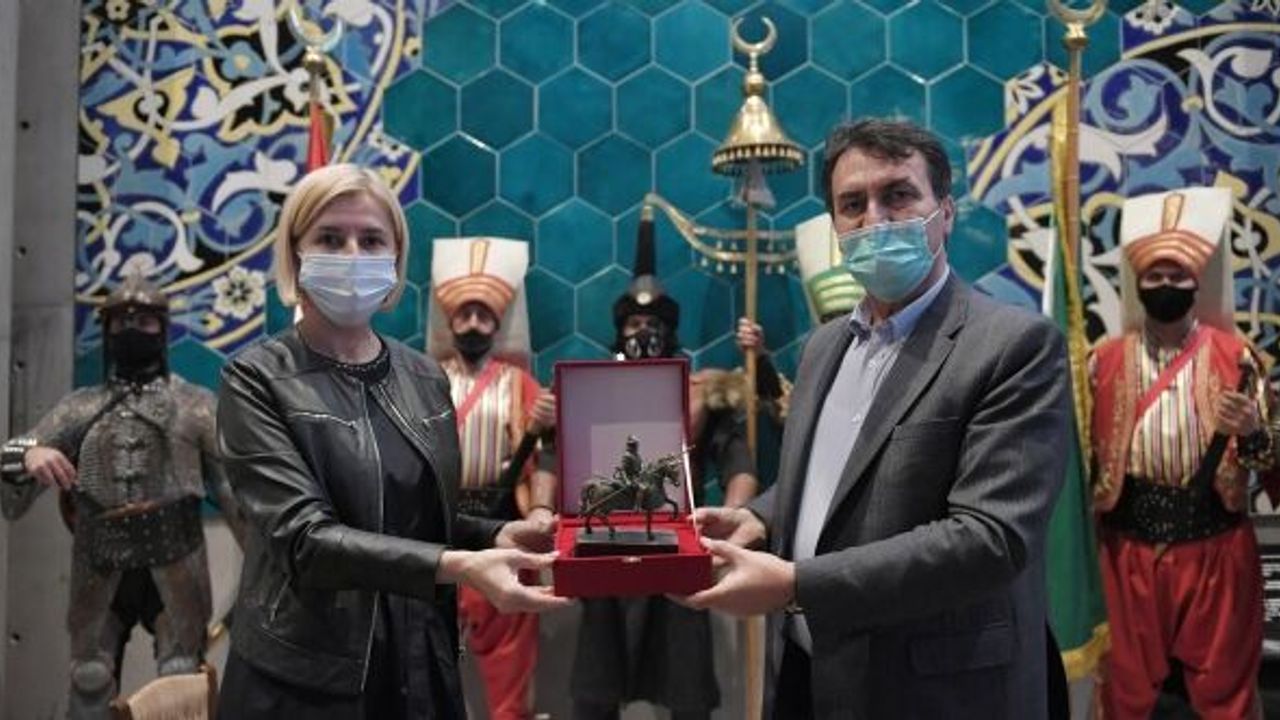 GAGAUZYA'NIN İLK TÜRK KADIN BAŞKANI'NA MEHTERLİ KARŞILAMA