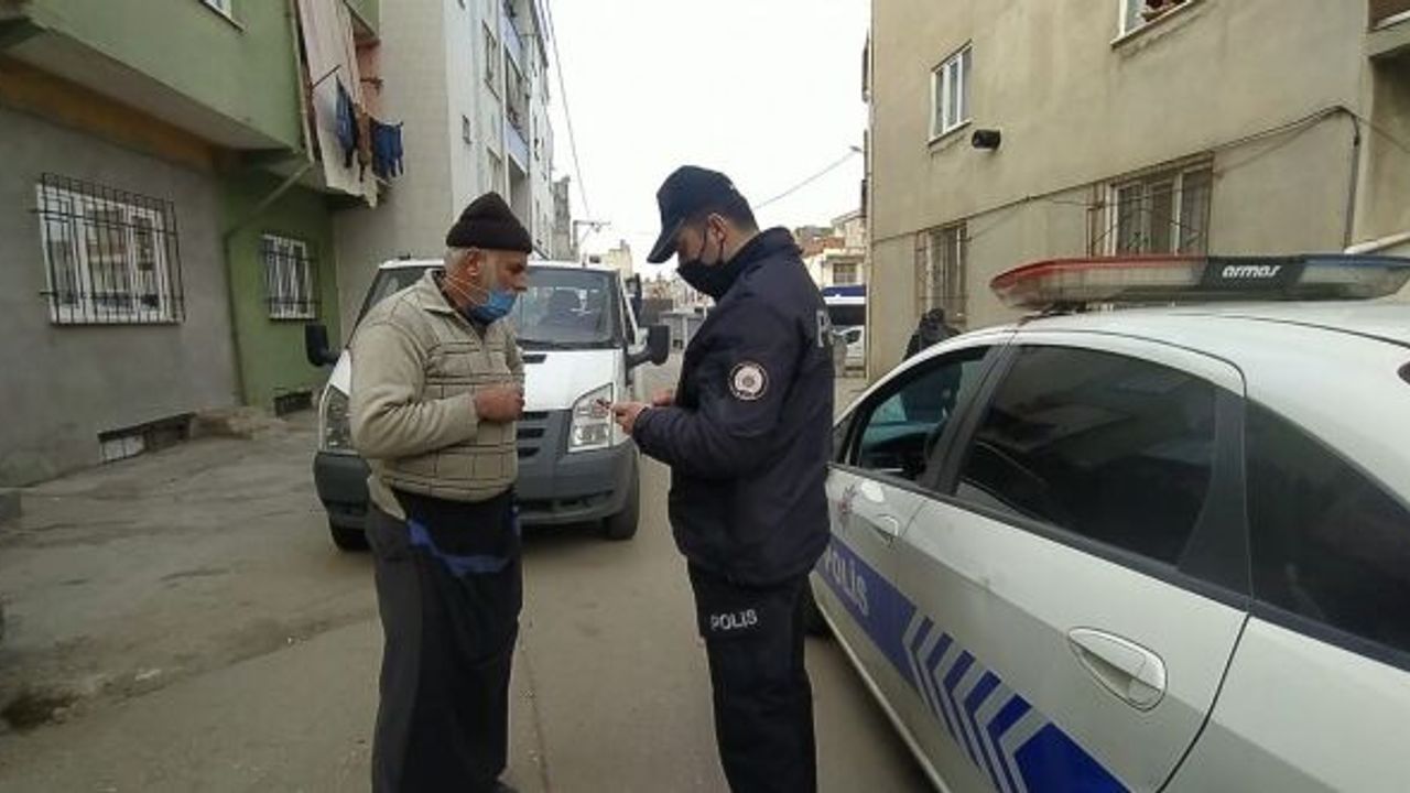 POLİSİ GÖRÜNCE KAÇACAK DELİK ARADILAR