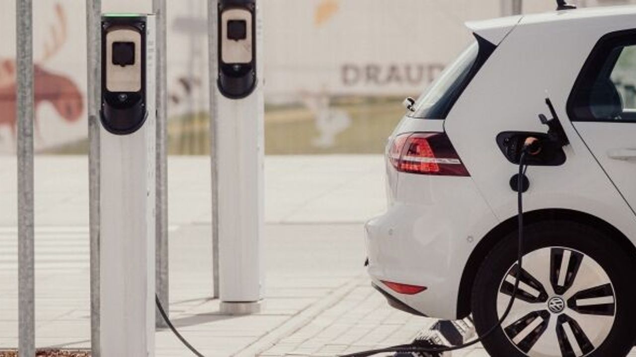 BURSA'YA ELEKTRİKLİ ARAÇLAR İÇİN ŞARJ İSTASYONLARI KURULACAK