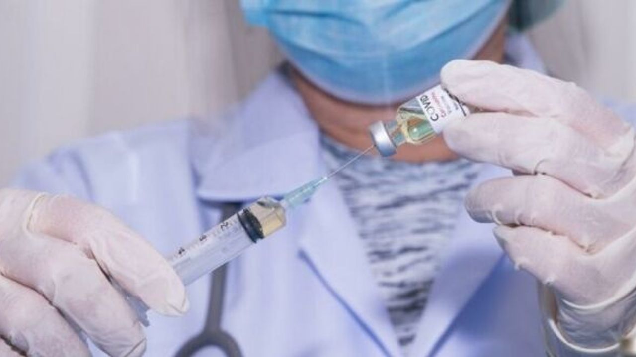 BioNTech AŞISIYLA İLGİLİ BAKANLIK ÇALIŞMA BAŞLATTI