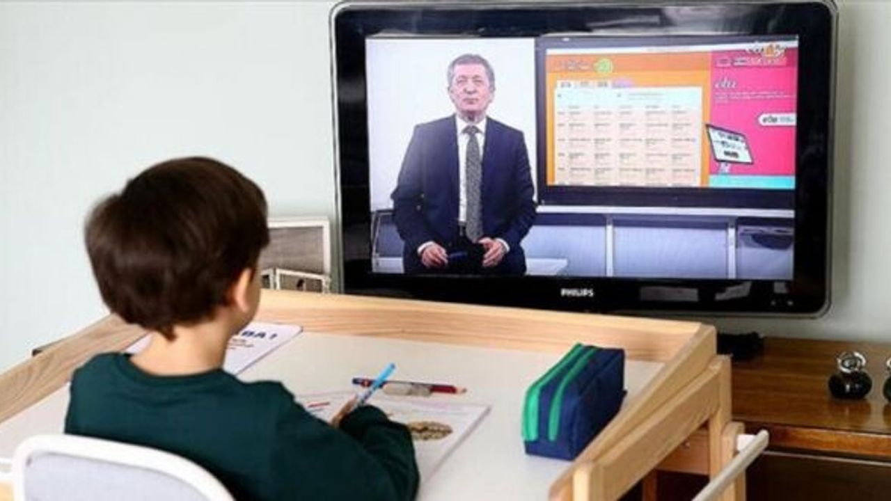 UZAKTAN EĞİTİM DEVAM EDECEK Mİ? Bakanlık açıkladı