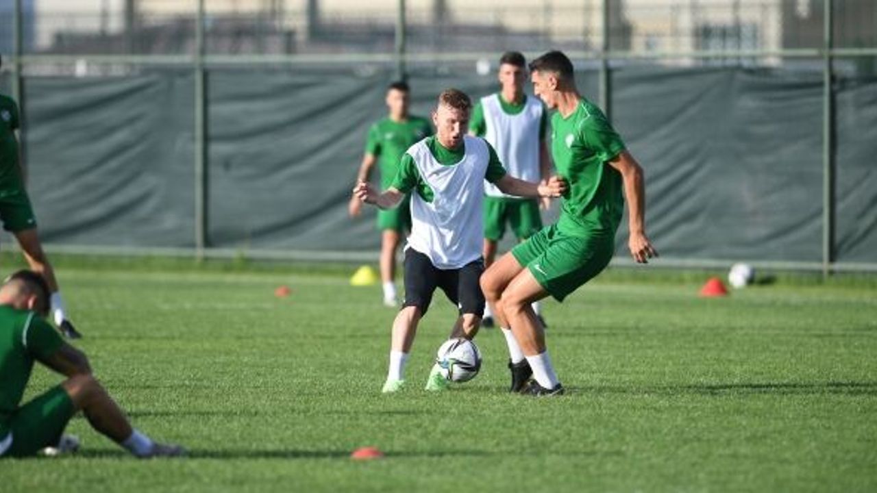 BURSASPOR, AFYON’DAKİ İLK ANTRENMANINI GERÇEKLEŞTİRDİ