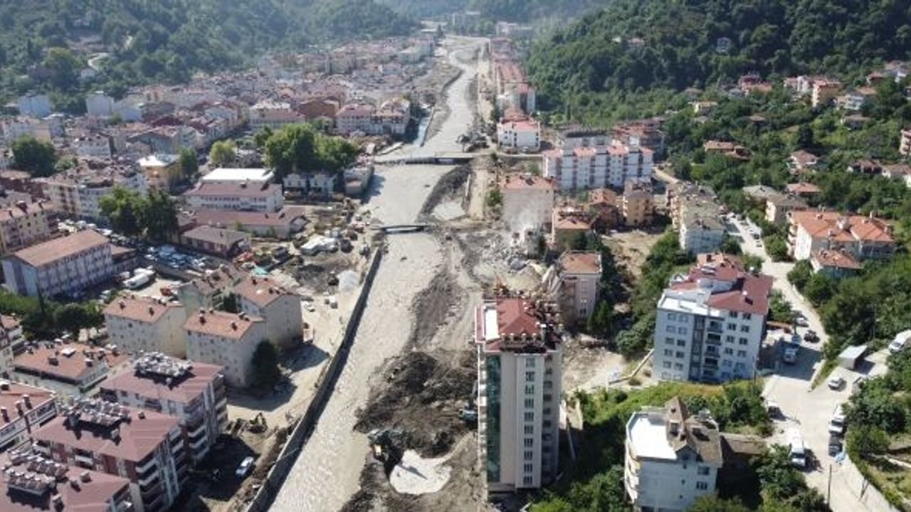 FELAKETTE CAN KAYBI SAYISI ARTIYOR