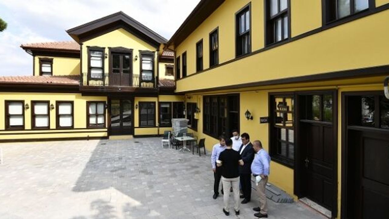 BURSALILARIN VAZGEÇİLMEZİ TARİHİ MEKAN YENİLENİYOR