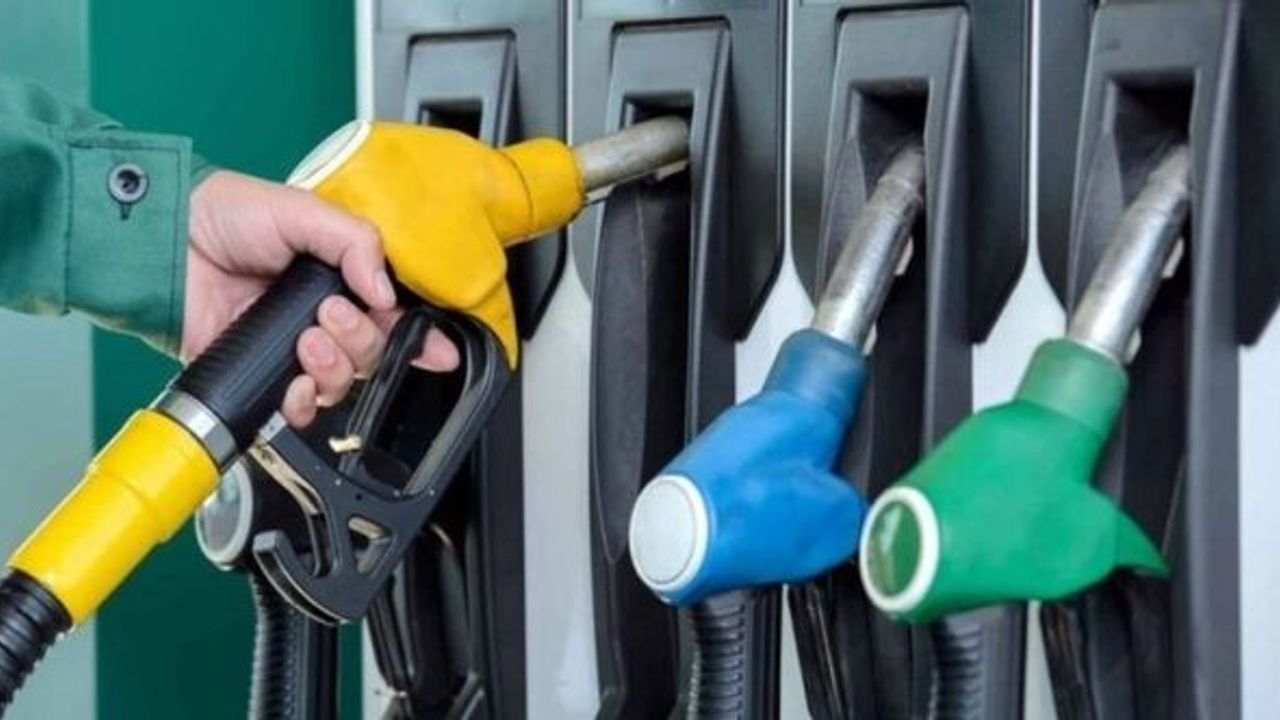 DÜN 1 LİRA ARTMIŞTI! MOTORİN, BENZİN, LPG'YE YİNE ZAM