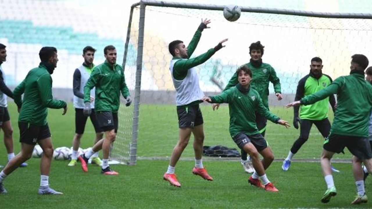 BURSASPOR'DA MAÇ ÖNCESİ  KORONA PANİĞİ