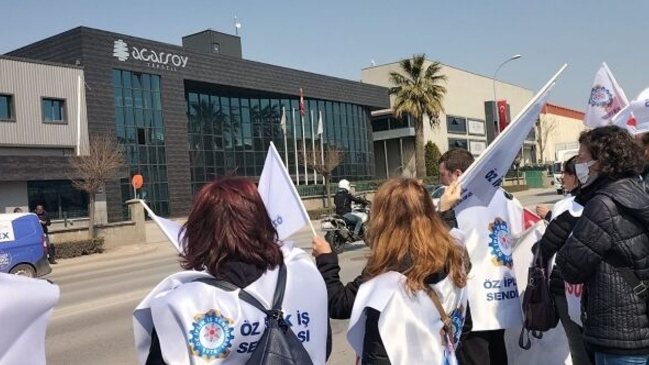 ÜYE OLDUKLARI İÇİN KOVULAN İŞÇİLER EYLEM YAPTI