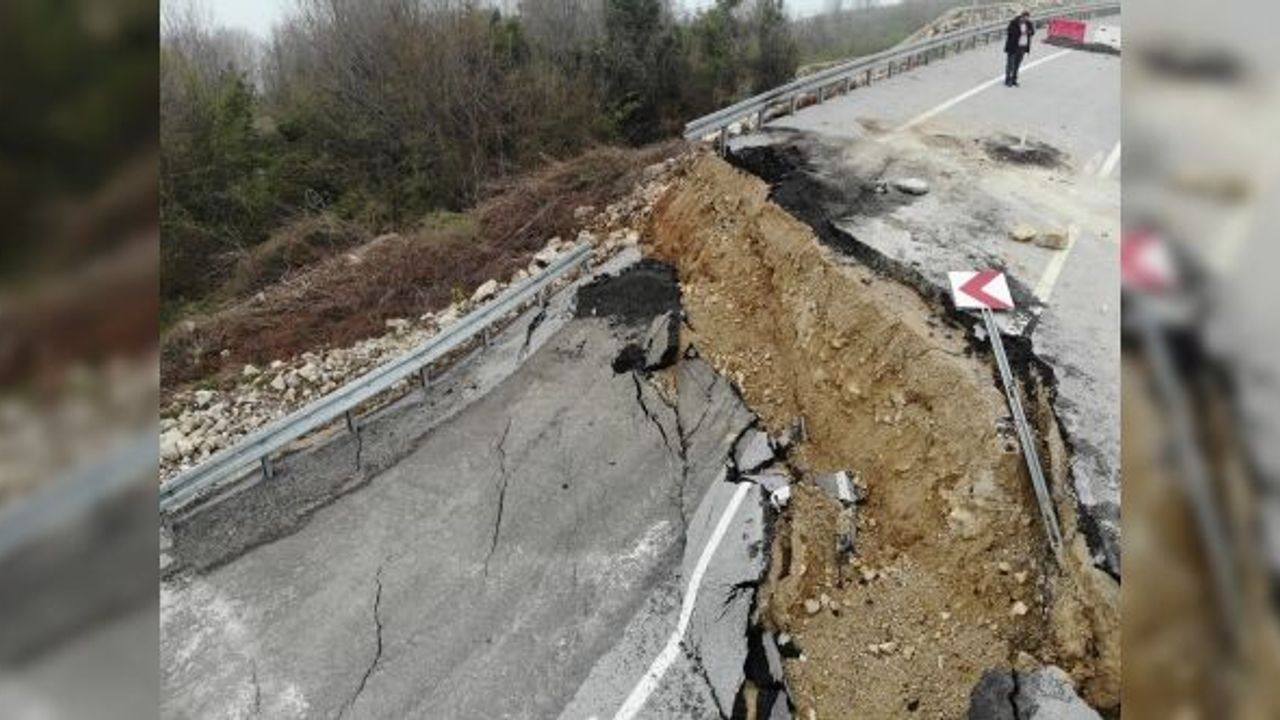 KARADENİZ'İ İSTANBUL'A BAĞLAYAN YOL TAMAMEN ÇÖKTÜ