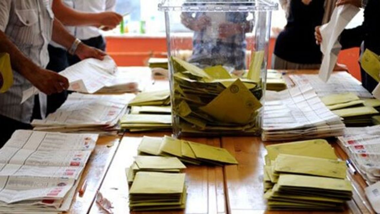 SON ANKETTE MHP BARAJI GEÇEMEDİ AK PARTİ YÜKSELDİ