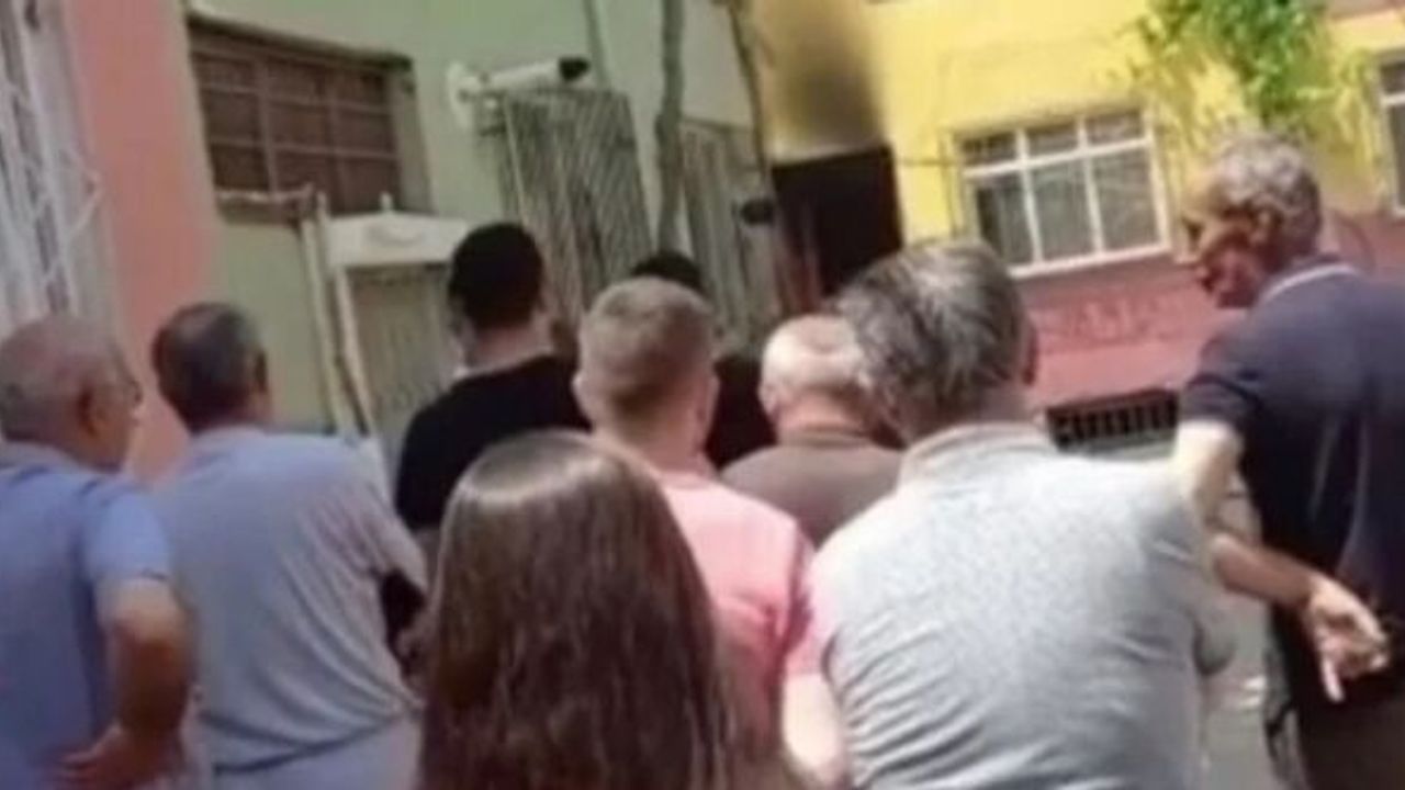 BURSA'DA SİGARADAN YANGIN ÇIKTI, MAHALLELİ AYAKLANDI