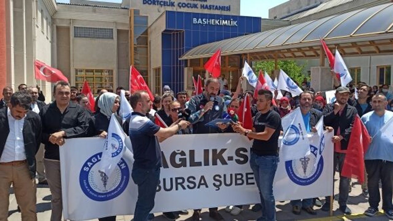 SAĞLIKTA ŞİDDETİ SİYAH ÖNLÜKLERLE PROTESTO ETTİLER