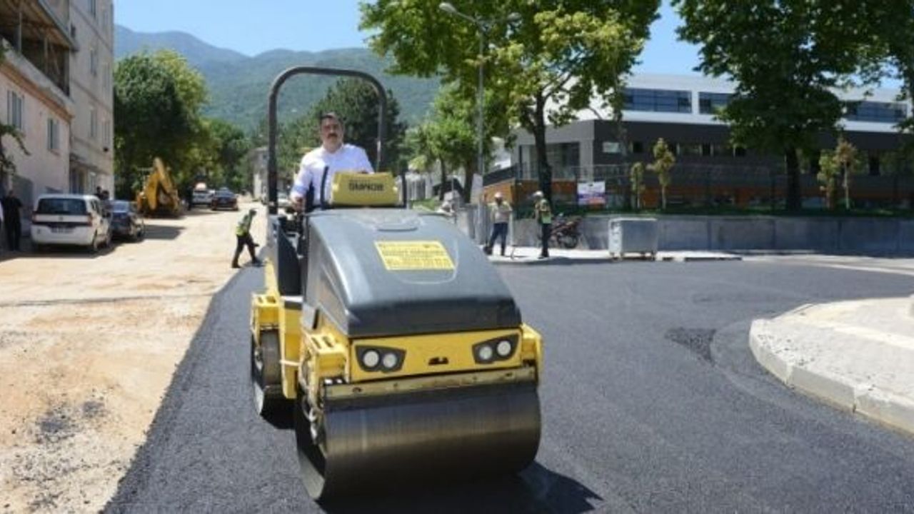 YILDIRIM'DA YOLLAR SİL BAŞTAN YENİLENİYOR