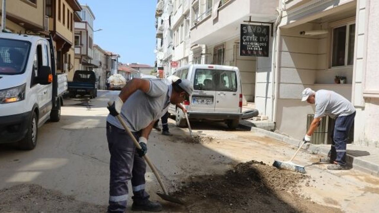 MUDANYA'DA SEL SONRASI ONARIM VE TEMİZLİK ÇALIŞMALARI DEVAM EDİYOR