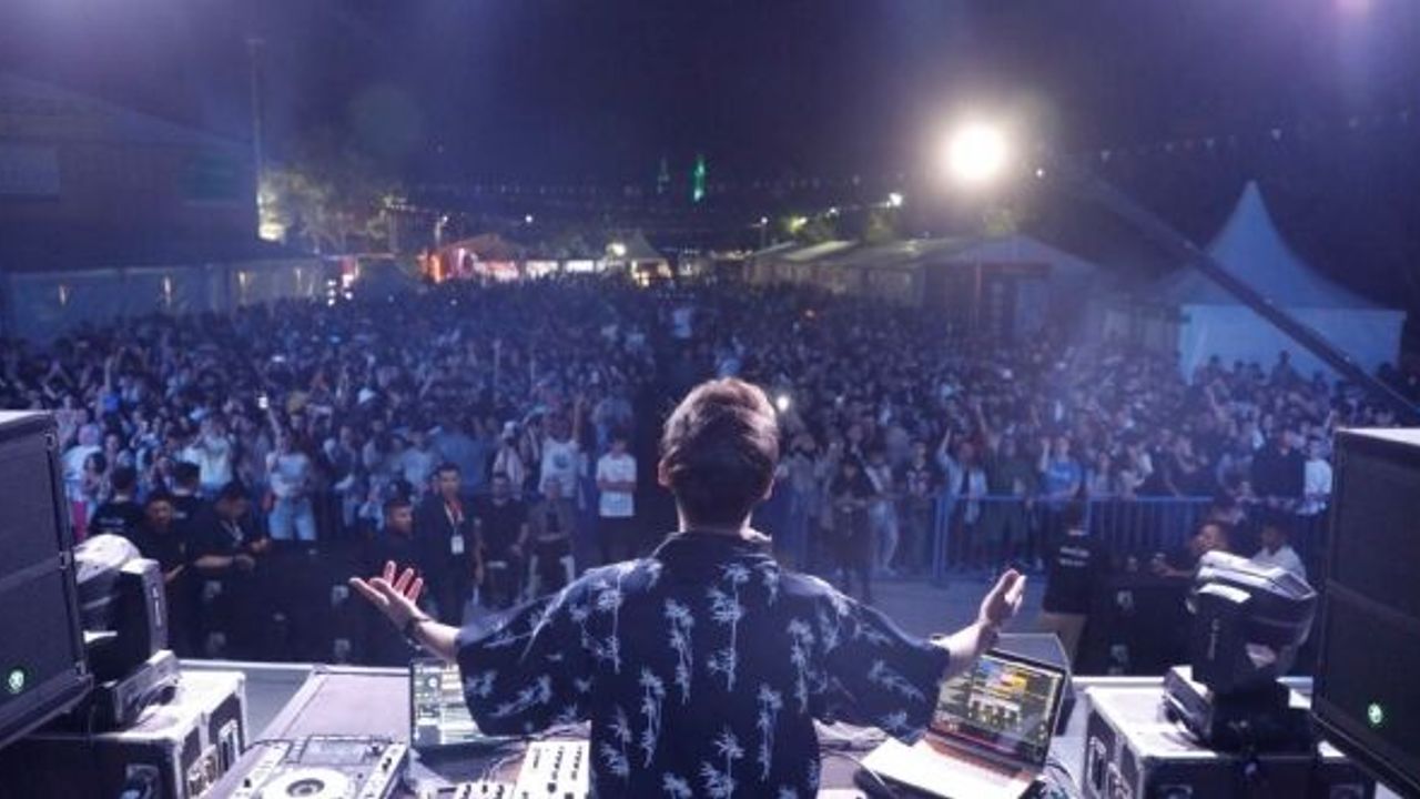 İNEGÖL'DE FESTİVAL TÜM HIZIYLA SÜRÜYOR
